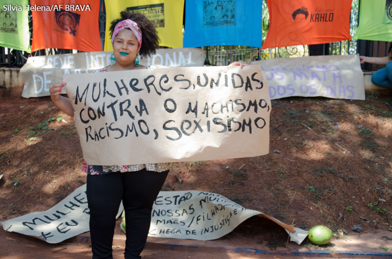 Dia Internacional da Mulher é marcado por manifestações na Praça Ary Coelho